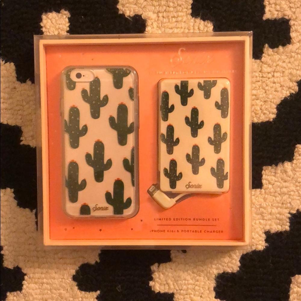 NEW Cactus IPhone 6 Case & Portable Charger